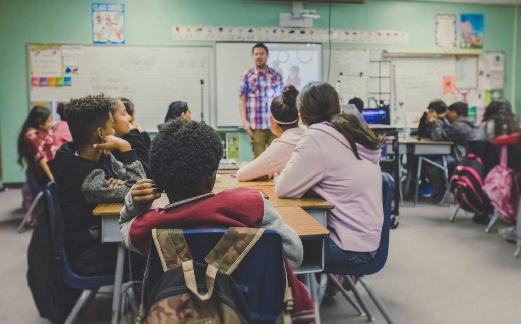 Video games in the schooling system and language localization: a not so futuristic scenario