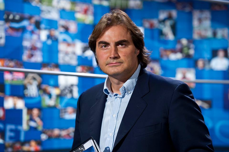 A famous Italian football commentator, and FC 2025 commentator, Pierluigi Pardo. This image reinforces the importance of sports game localization